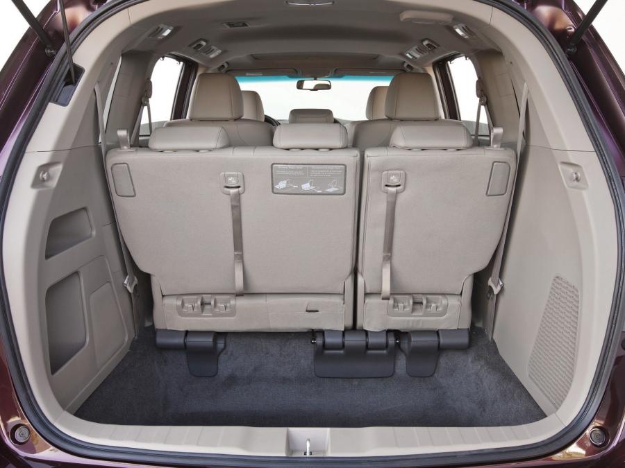  Honda Odyssey Touring Elite 2010 года  (фото 18 из 21)